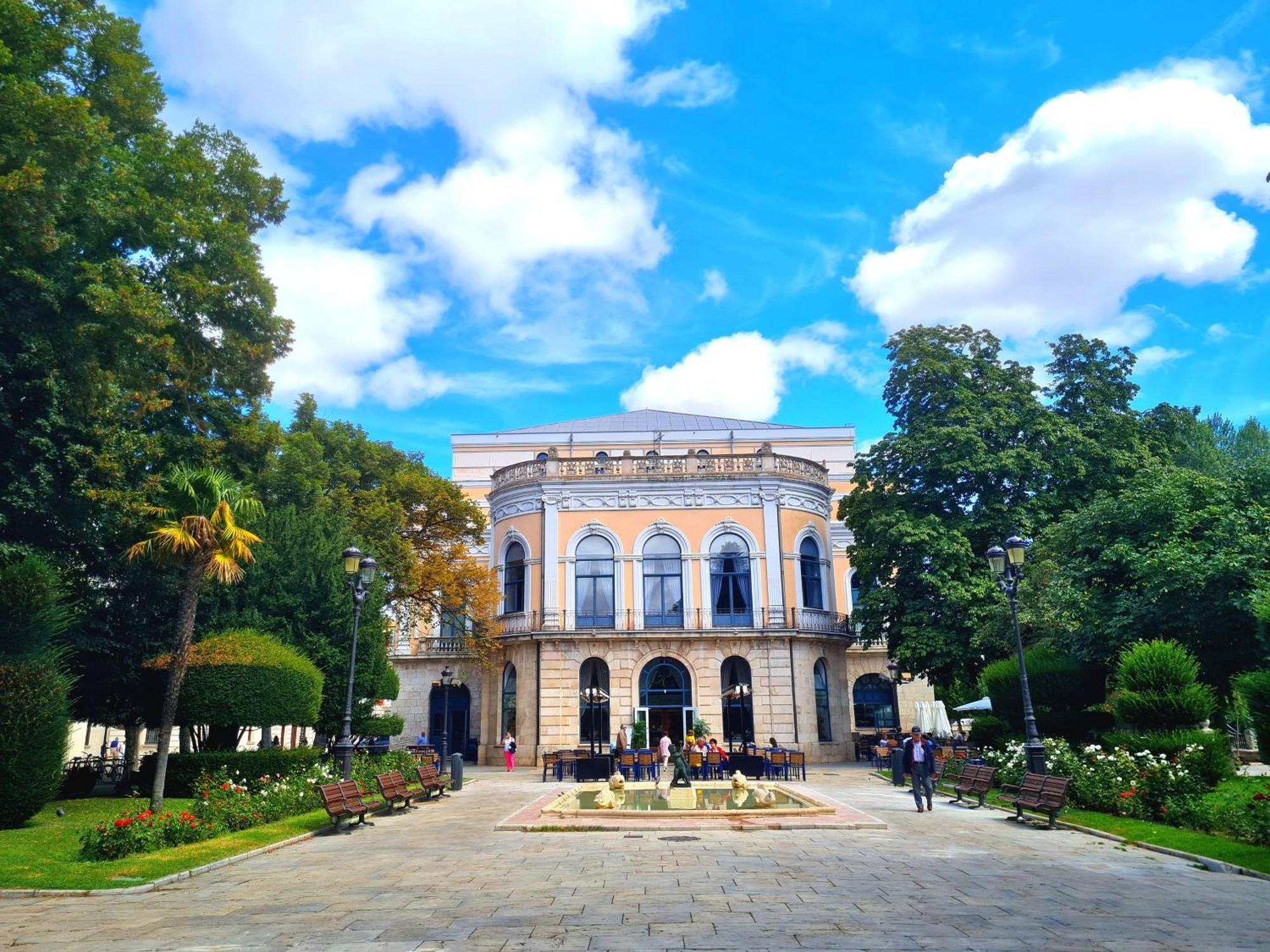 Urban Burgos Exterior foto